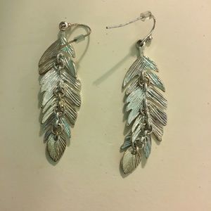 Cute feather earrings!